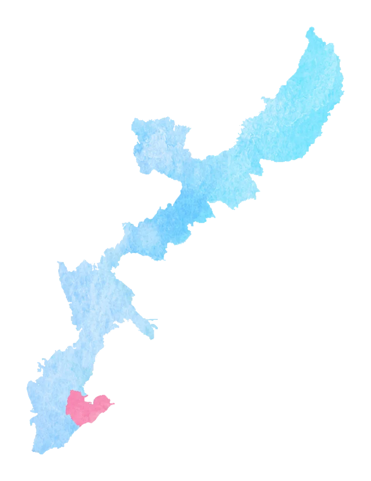 沖縄本島の地図。南部東海岸に位置する南城市を桃色で示す